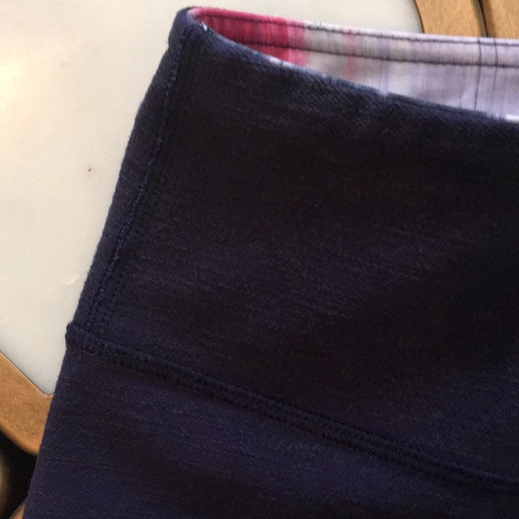lululemon Wunder Under Crop Purple Pants - Picture 4 of 7